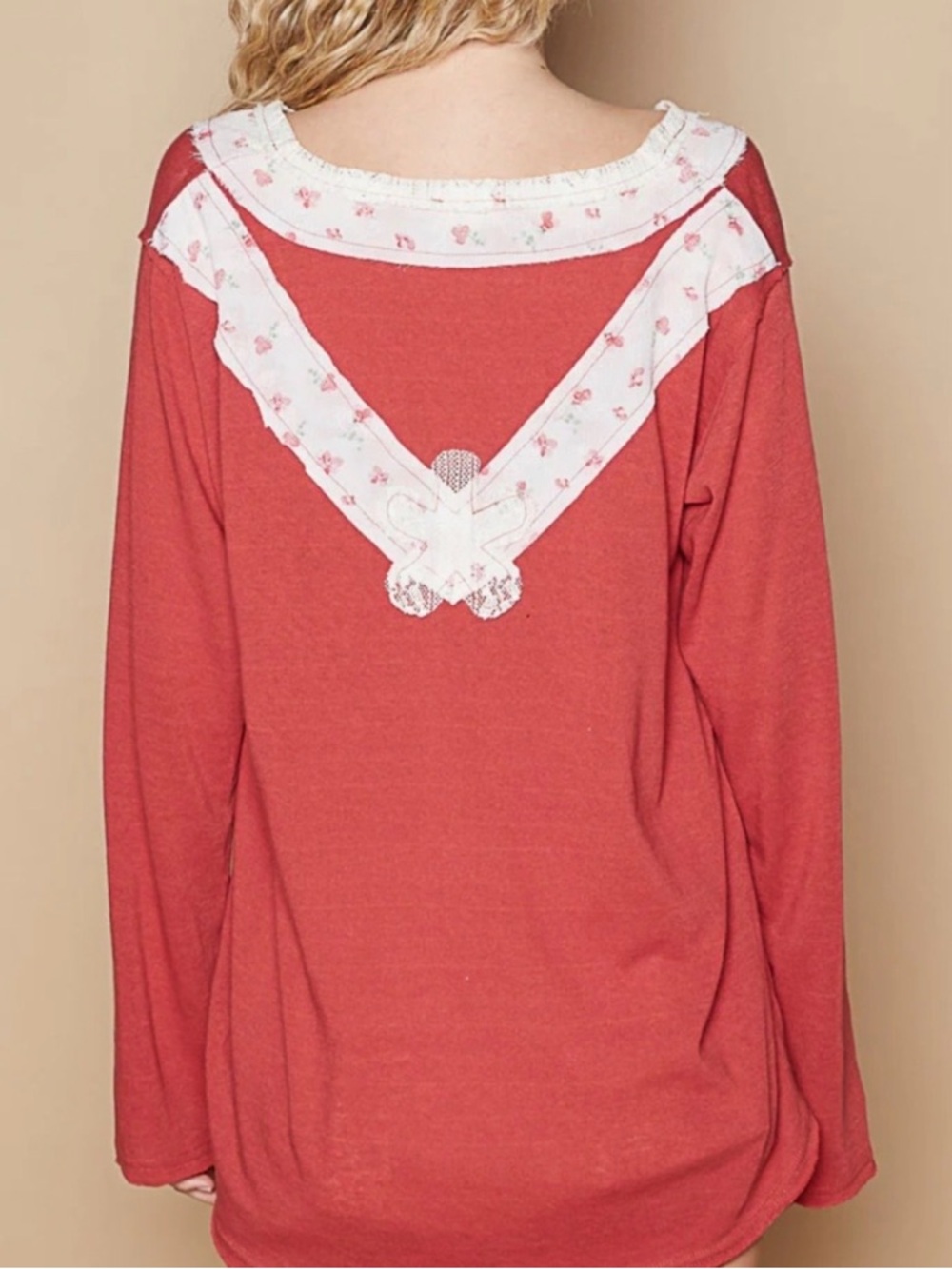 NWOT POL Coral Pink V-Neck Tunic with Lace Appliqué Sz M - Picture 2 of 8